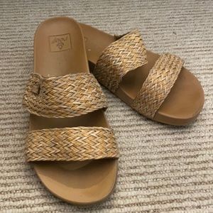 Woven reef sandals